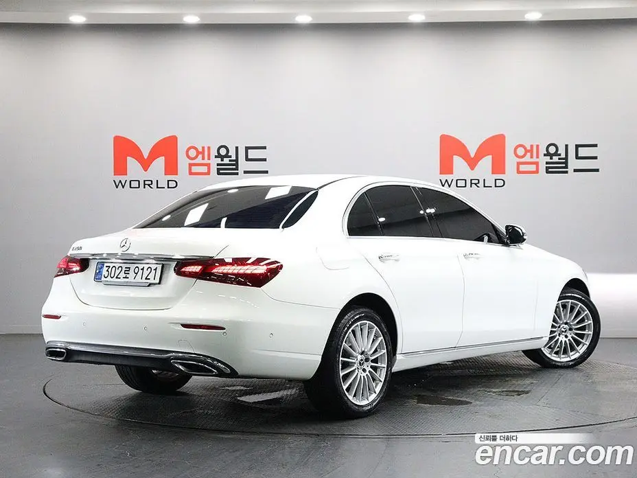 Mercedes-Benz E-Class 2023 2.0 автомат (гидро), фото 4
