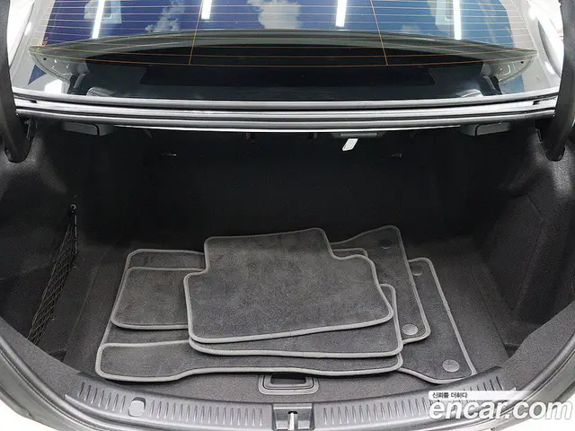 Mercedes-Benz E-Class 2023 2.0 автомат (гидро), миниатюра 5
