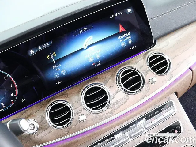 Mercedes-Benz E-Class 2023 2.0 автомат (гидро), миниатюра 7