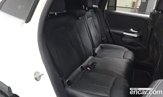 Mercedes-Benz GLA-Class 2021 2.0 автомат (гидро), миниатюра 11 Mercedes-Benz GLA-Class 2021 2.0 автомат (гидро), миниатюра 11