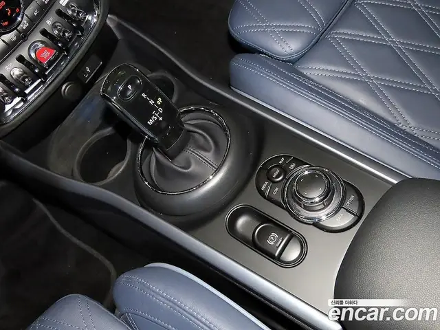 Mini Clubman 2022 2.0 автомат (гидро), миниатюра 12