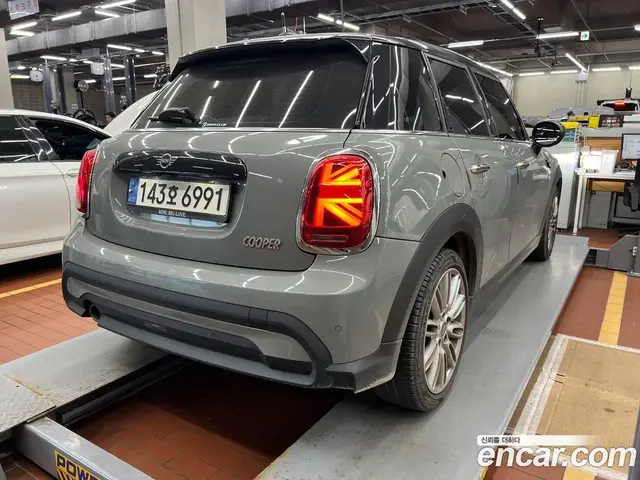 Mini Cooper 2021 1.5 автомат (гидро), миниатюра 2