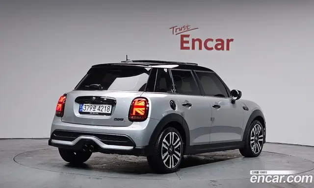 Mini Cooper 2023 2.0 автомат (гидро), миниатюра 2 Mini Cooper 2023 2.0 автомат (гидро), миниатюра 2