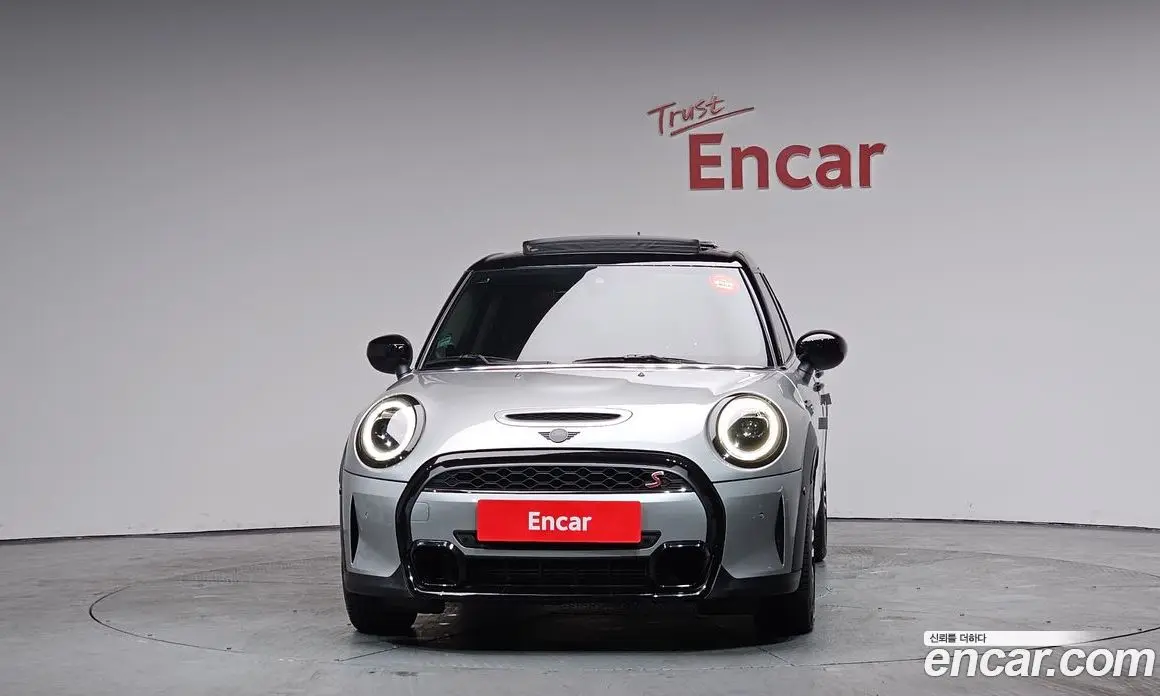 Mini Cooper 2023 2.0 автомат (гидро), фото 3 Mini Cooper 2023 2.0 автомат (гидро), фото 3