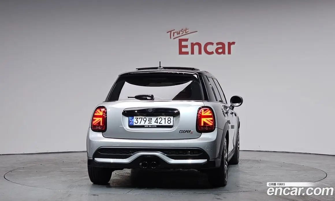 Mini Cooper 2023 2.0 автомат (гидро), фото 4 Mini Cooper 2023 2.0 автомат (гидро), фото 4