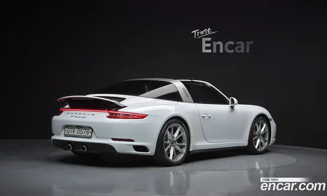 Porsche 911 2016 3.0 автомат (гидро), миниатюра 2