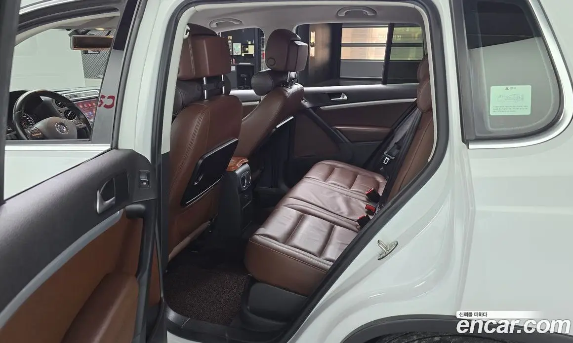 Volkswagen Tiguan 2016 2.0 автомат (гидро), фото 11 Volkswagen Tiguan 2016 2.0 автомат (гидро), фото 11