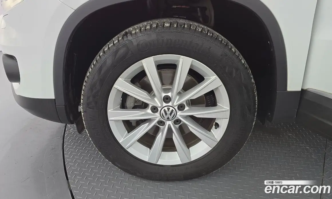 Volkswagen Tiguan 2016 2.0 автомат (гидро), фото 5 Volkswagen Tiguan 2016 2.0 автомат (гидро), фото 5