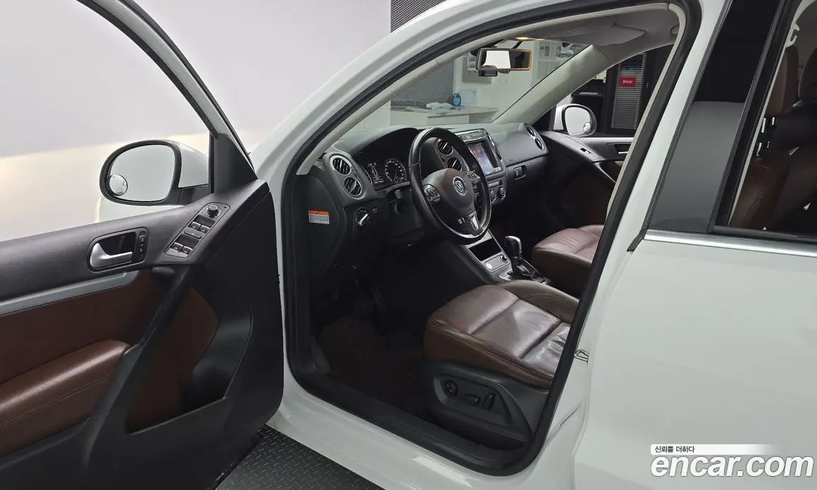 Volkswagen Tiguan 2016 2.0 автомат (гидро), фото 10 Volkswagen Tiguan 2016 2.0 автомат (гидро), фото 10
