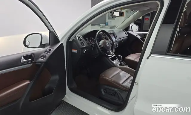 Volkswagen Tiguan 2016 2.0 автомат (гидро), миниатюра 10 Volkswagen Tiguan 2016 2.0 автомат (гидро), миниатюра 10