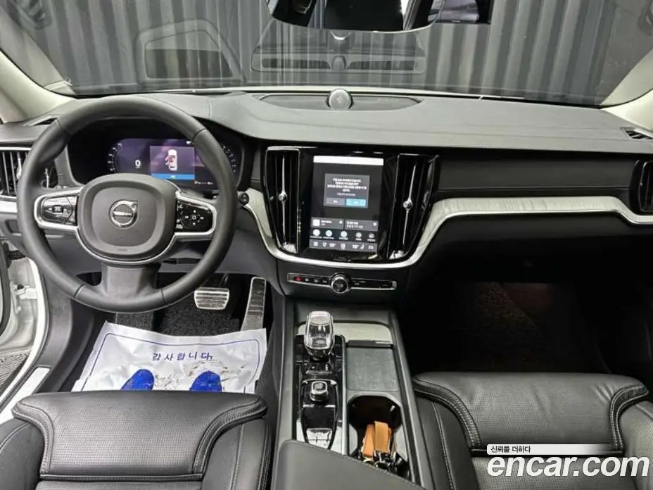 Volvo V60 2022 2.0 автомат (гидро), фото 6