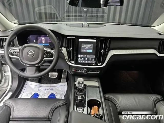 Volvo V60 2022 2.0 автомат (гидро), миниатюра 6