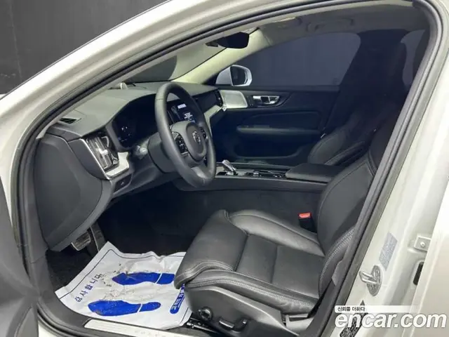 Volvo V60 2022 2.0 автомат (гидро), миниатюра 7