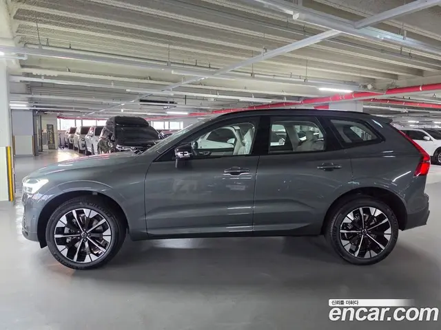 Volvo XC60 2026 2.0 автомат (гидро), миниатюра 4 Volvo XC60 2026 2.0 автомат (гидро), миниатюра 4