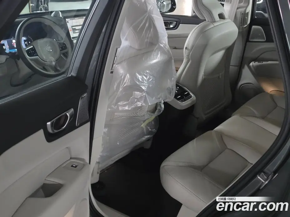 Volvo XC60 2026 2.0 автомат (гидро), фото 8 Volvo XC60 2026 2.0 автомат (гидро), фото 8