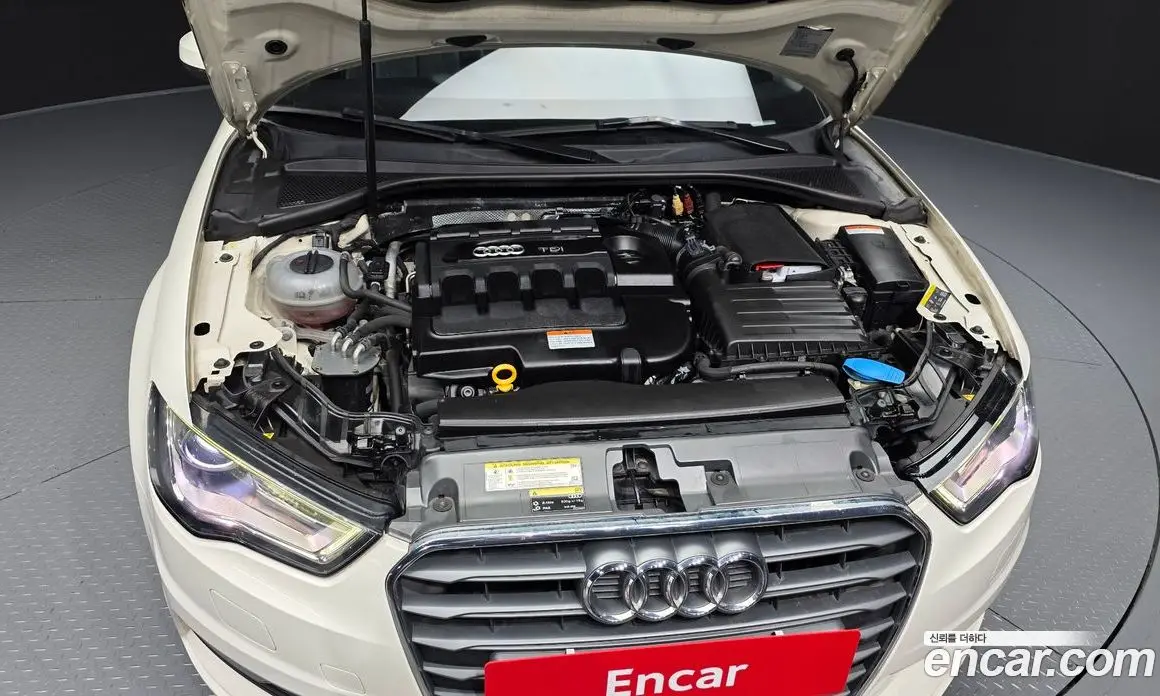 Audi A3 2015 1.6 автомат (гидро), фото 6