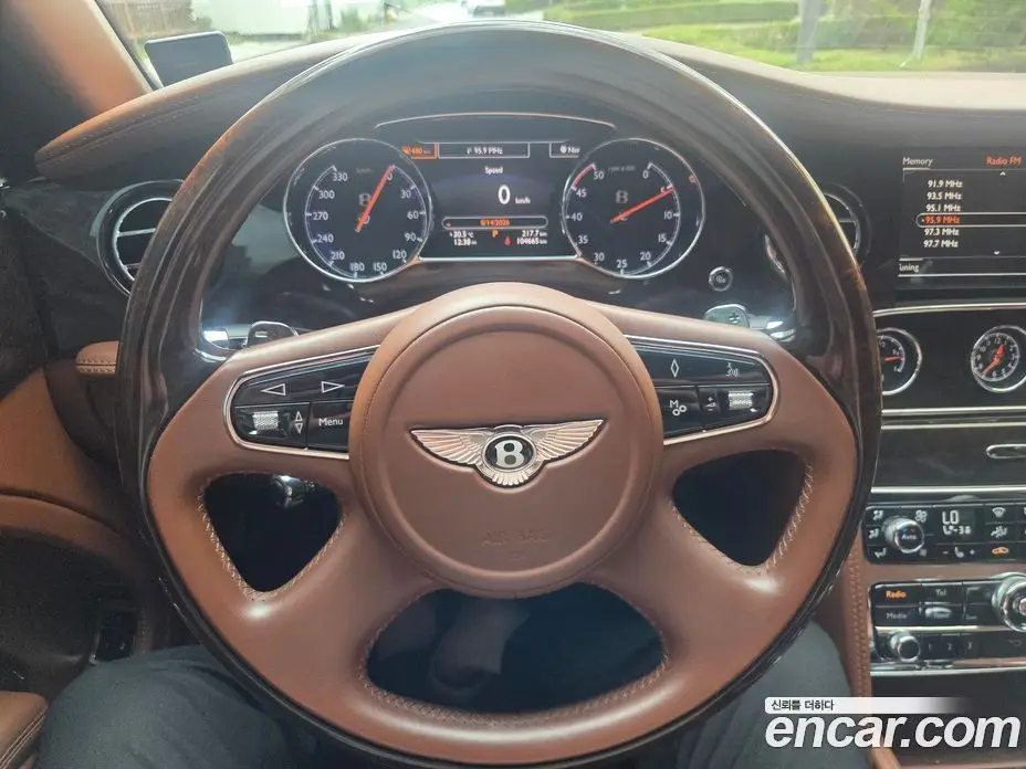Bentley Mulsanne 2014 6.8 автомат (гидро), фото 10 Bentley Mulsanne 2014 6.8 автомат (гидро), фото 10