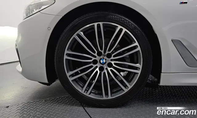BMW 5 серия 2020 2.0 автомат (гидро), миниатюра 5 BMW 5 серия 2020 2.0 автомат (гидро), миниатюра 5