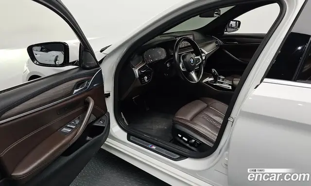 BMW 5 серия 2020 2.0 автомат (гидро), миниатюра 10 BMW 5 серия 2020 2.0 автомат (гидро), миниатюра 10