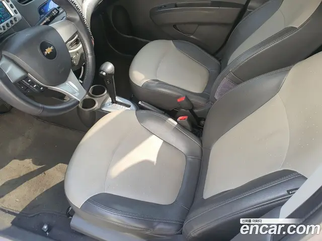 Chevrolet Spark 2012 1.0 автомат (гидро), миниатюра 7