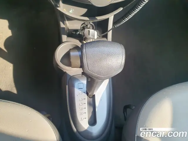 Chevrolet Spark 2012 1.0 автомат (гидро), миниатюра 9