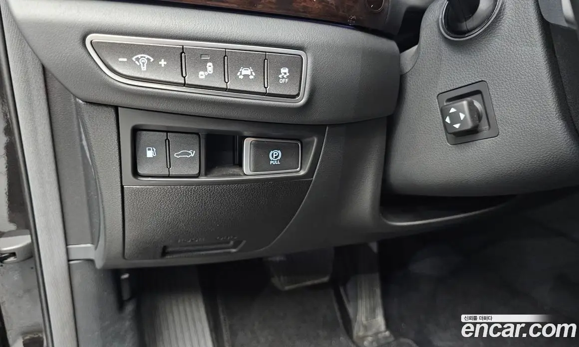 Genesis EQ900 2018 3.3 автомат (гидро), фото 18 Genesis EQ900 2018 3.3 автомат (гидро), фото 18