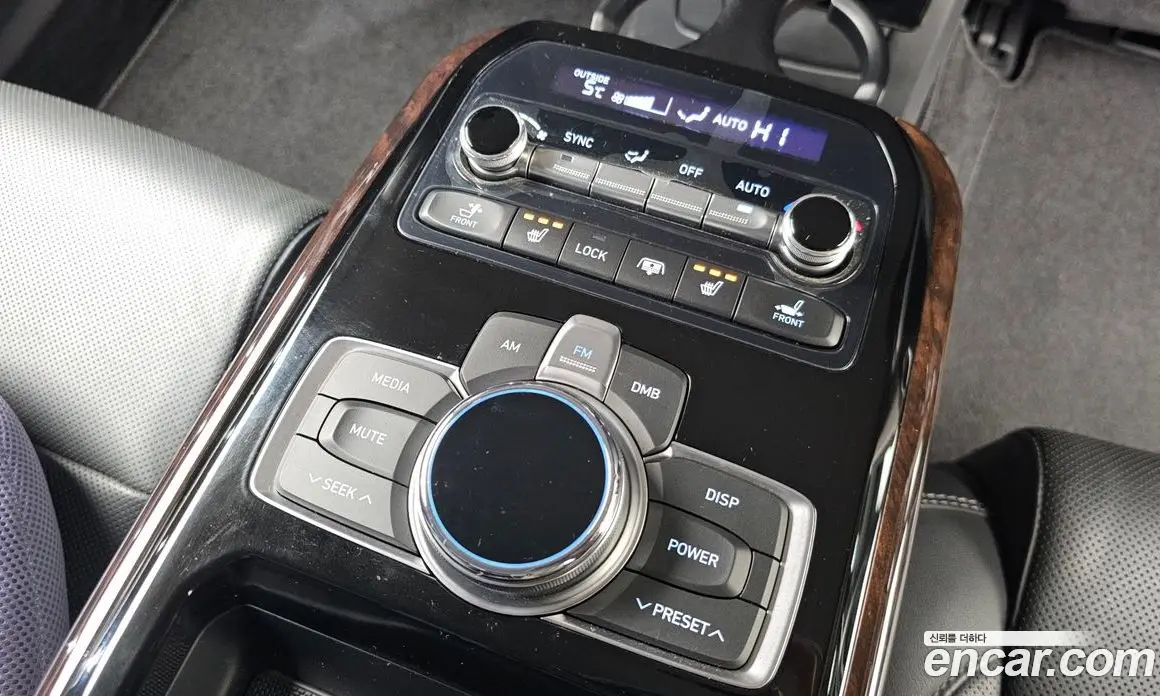 Genesis EQ900 2018 3.3 автомат (гидро), фото 19 Genesis EQ900 2018 3.3 автомат (гидро), фото 19