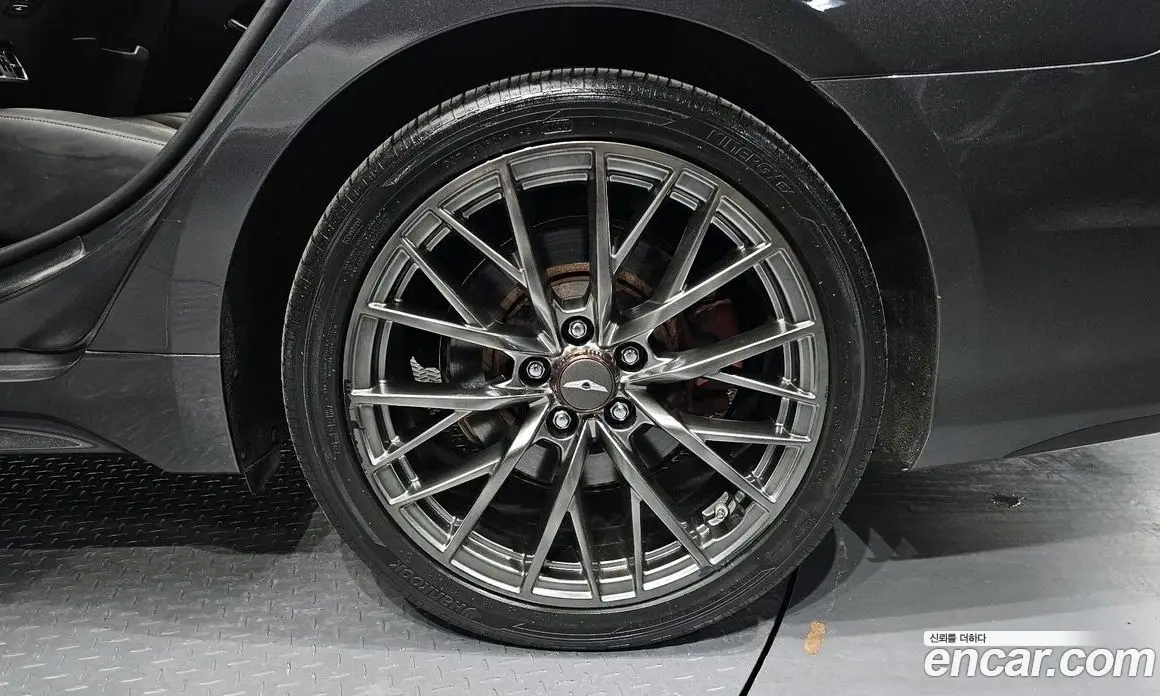 Genesis G80 2017 3.3 автомат (гидро), фото 5 Genesis G80 2017 3.3 автомат (гидро), фото 5
