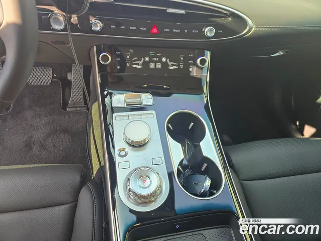 Genesis GV70 2025 2.5 автомат (гидро), миниатюра 9