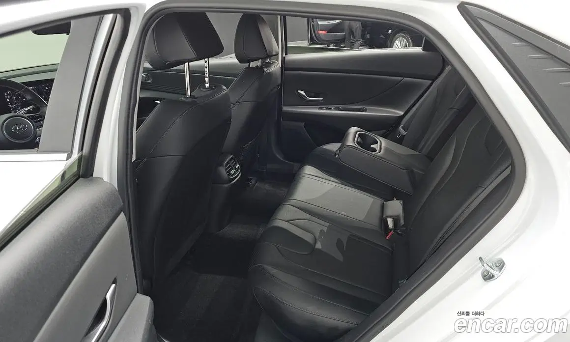Hyundai Avante 2020 1.6 автомат (гидро), фото 11