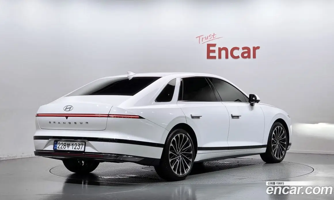 Hyundai Grandeur 2024 1.6 автомат (гидро), фото 2 Hyundai Grandeur 2024 1.6 автомат (гидро), фото 2