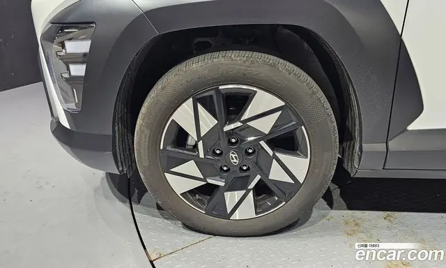 Hyundai Kona 2025 1.6 автомат (гидро), миниатюра 5