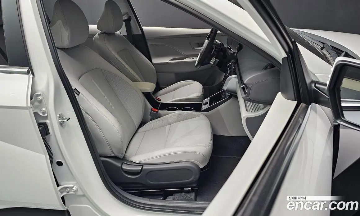 Hyundai Kona 2025 1.6 автомат (гидро), фото 10
