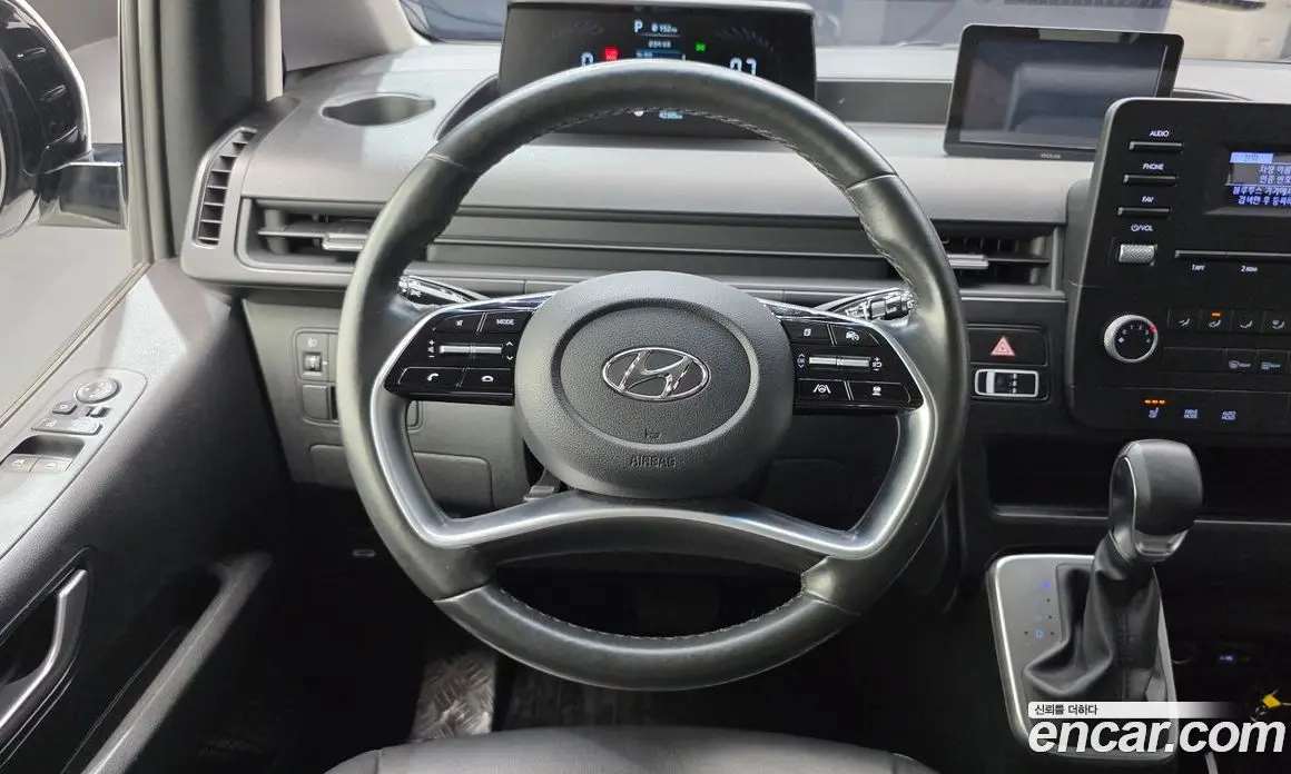 Hyundai Staria 2022 2.2 автомат (гидро), фото 12