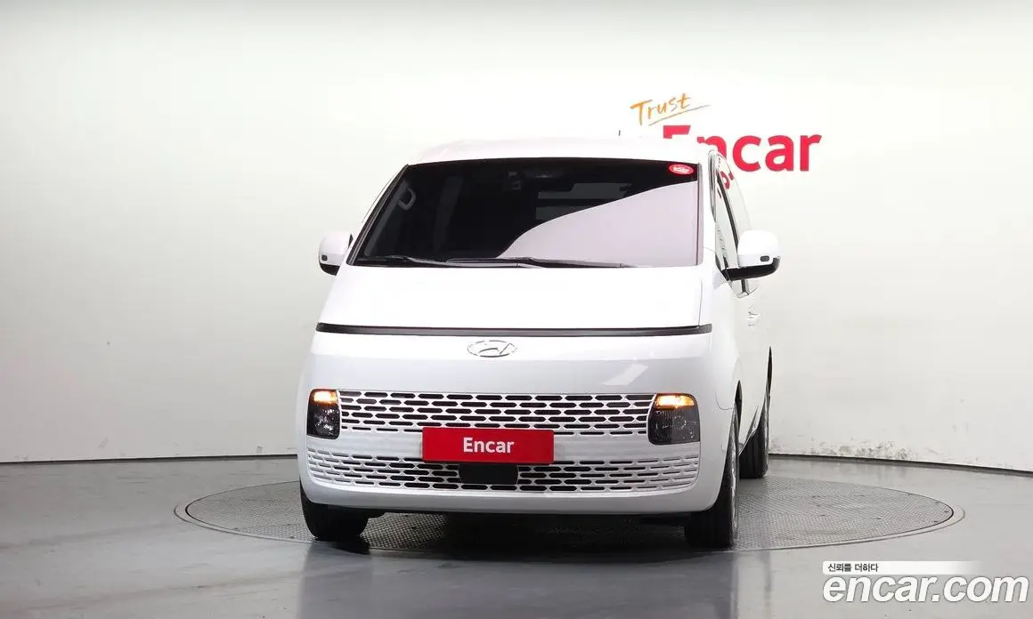 Hyundai Staria 2022 2.2 автомат (гидро), фото 3