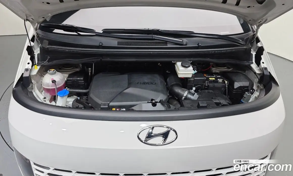 Hyundai Staria 2022 2.2 автомат (гидро), фото 6