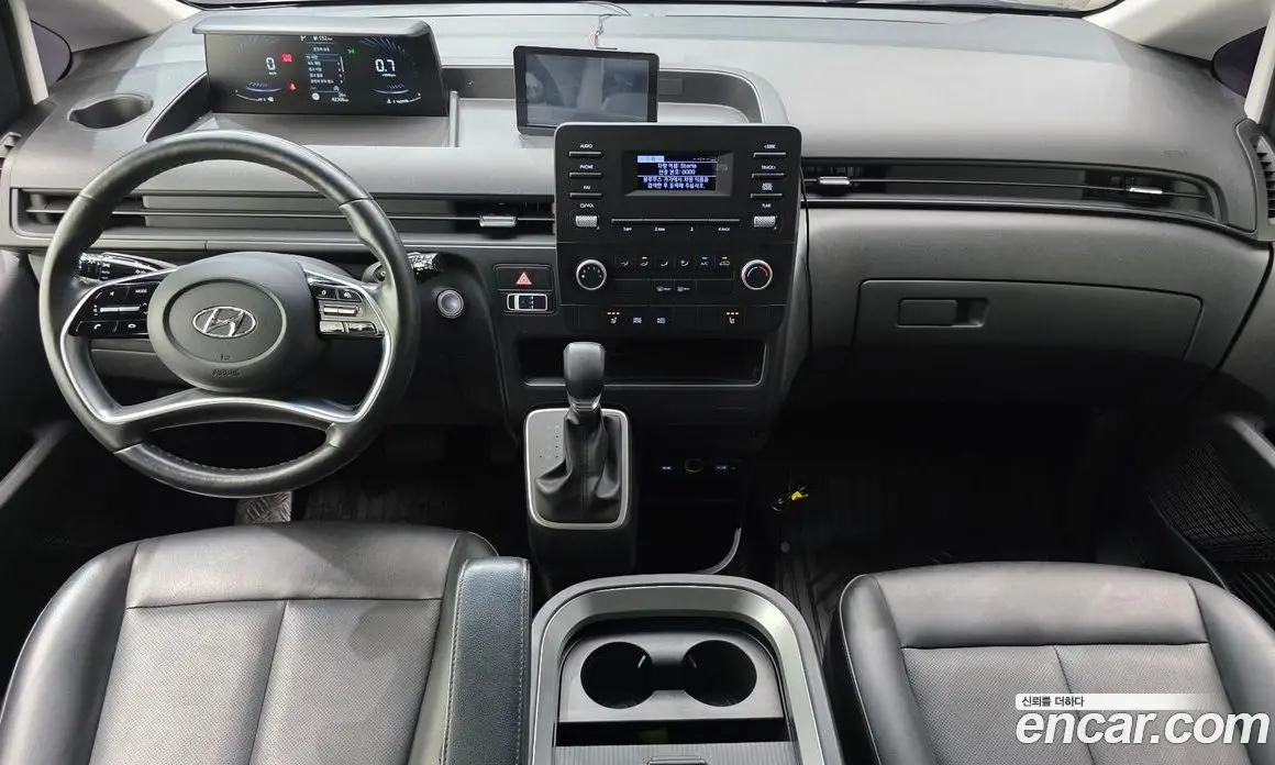 Hyundai Staria 2022 2.2 автомат (гидро), фото 7