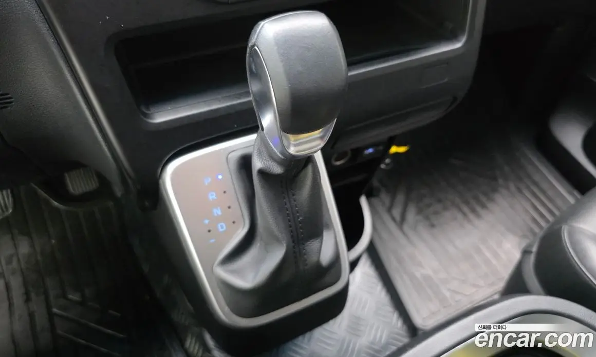 Hyundai Staria 2022 2.2 автомат (гидро), фото 9
