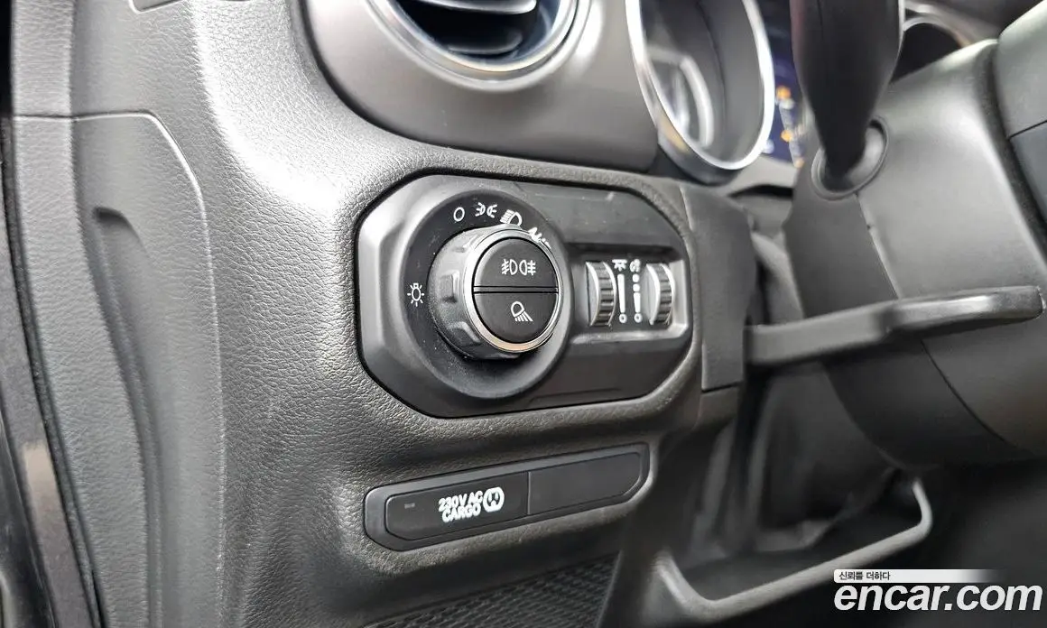Jeep Gladiator 2021 3.6 автомат (гидро), фото 17