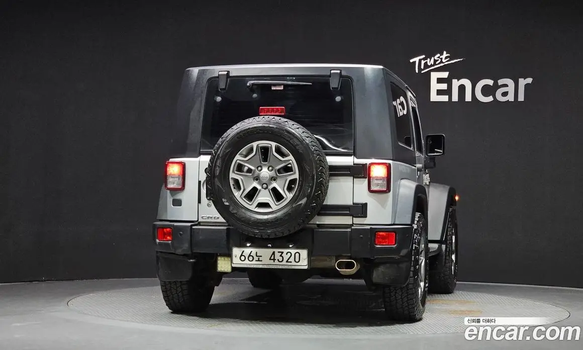 Jeep Wrangler 2009 2.8 автомат (гидро), фото 4 Jeep Wrangler 2009 2.8 автомат (гидро), фото 4