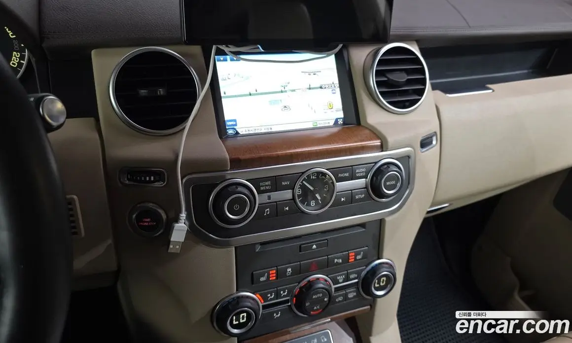Land Rover Discovery 2016 3.0 автомат (гидро), фото 14