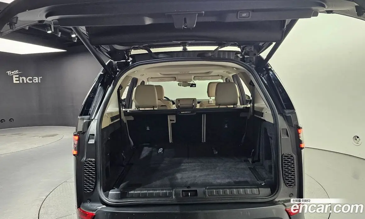 Land Rover Discovery 2018 2.0 автомат (гидро), фото 20 Land Rover Discovery 2018 2.0 автомат (гидро), фото 20