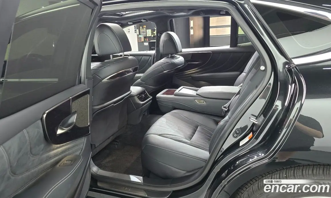 Lexus LS 2024 3.4 автомат (гидро), фото 11 Lexus LS 2024 3.4 автомат (гидро), фото 11
