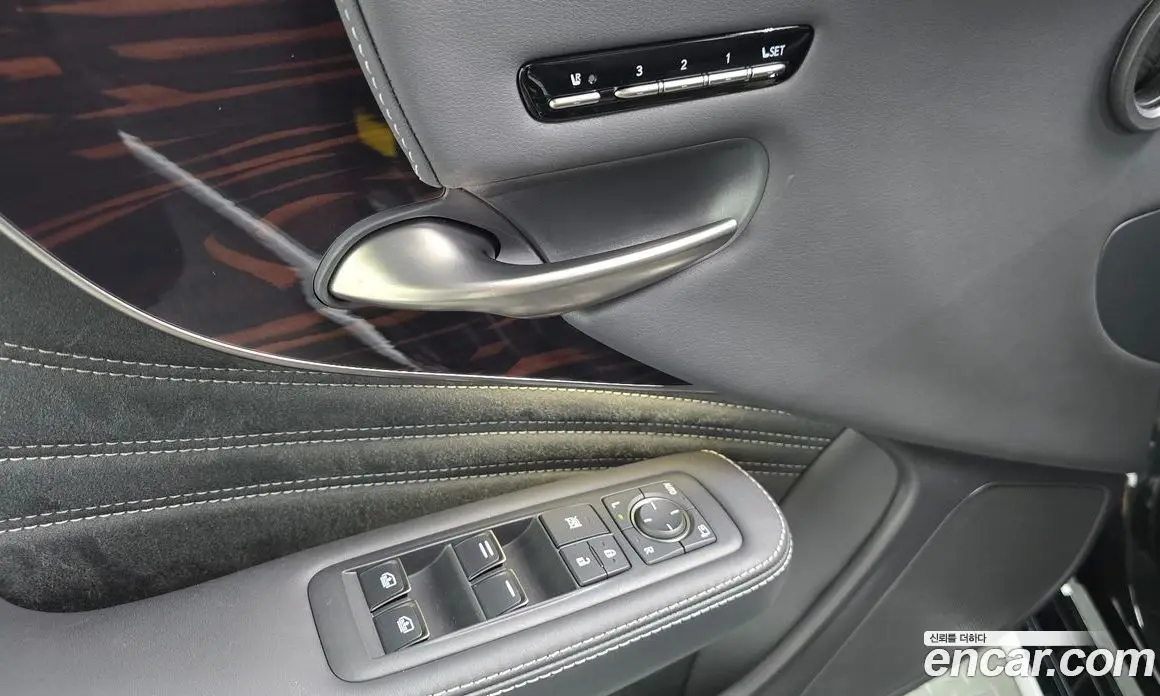 Lexus LS 2024 3.4 автомат (гидро), фото 17 Lexus LS 2024 3.4 автомат (гидро), фото 17