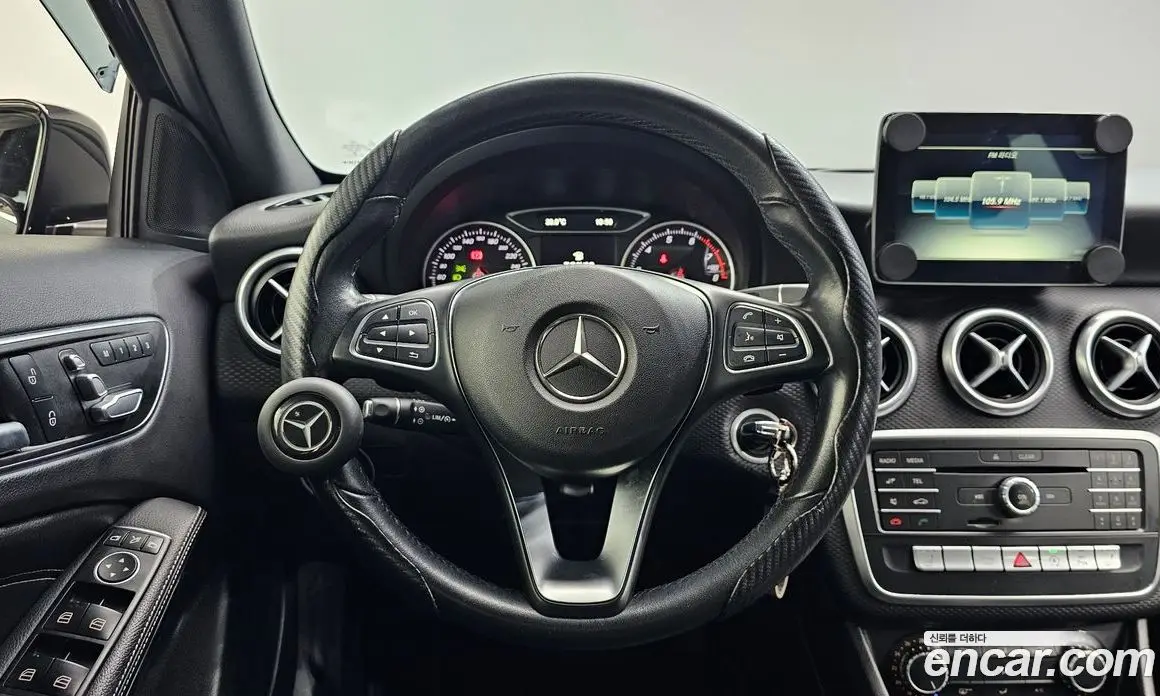 Mercedes-Benz A-Class 2017 1.6 автомат (гидро), фото 14 Mercedes-Benz A-Class 2017 1.6 автомат (гидро), фото 14