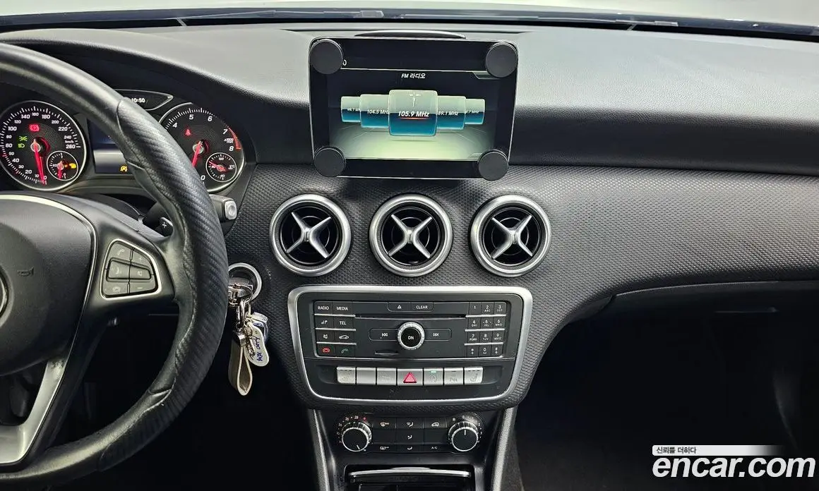 Mercedes-Benz A-Class 2017 1.6 автомат (гидро), фото 19 Mercedes-Benz A-Class 2017 1.6 автомат (гидро), фото 19