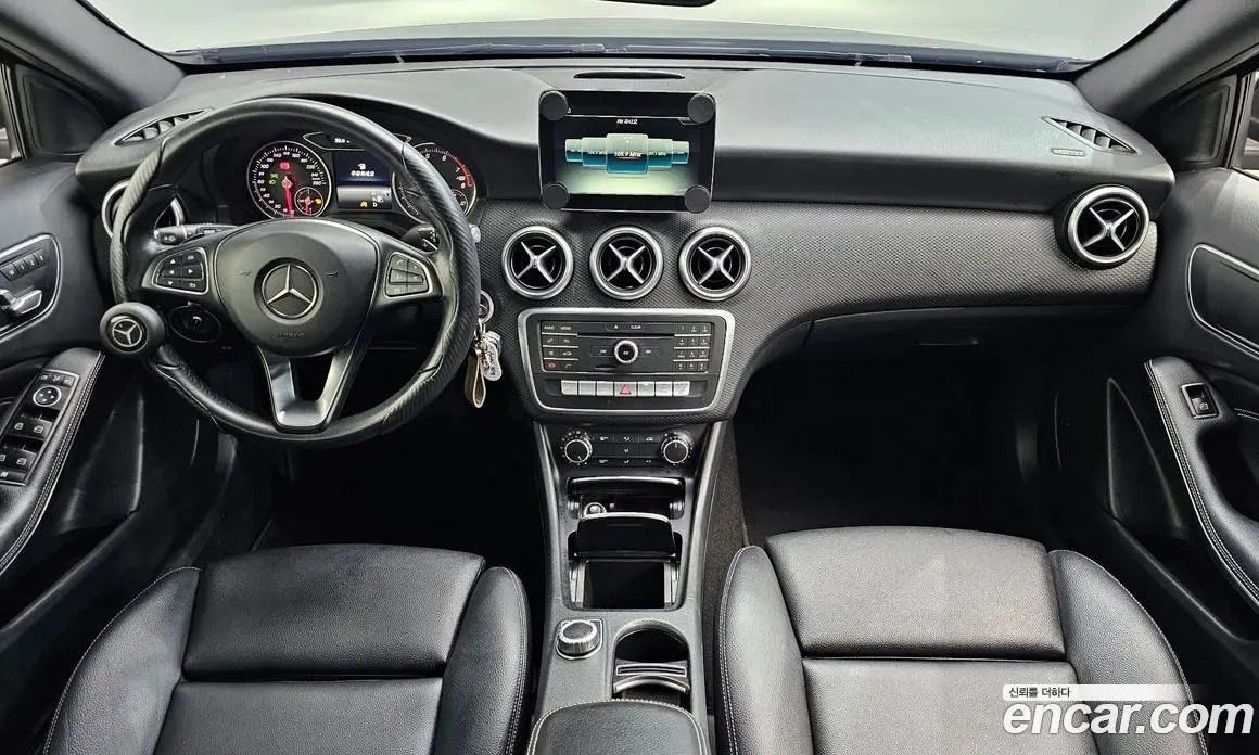 Mercedes-Benz A-Class 2017 1.6 автомат (гидро), фото 7 Mercedes-Benz A-Class 2017 1.6 автомат (гидро), фото 7