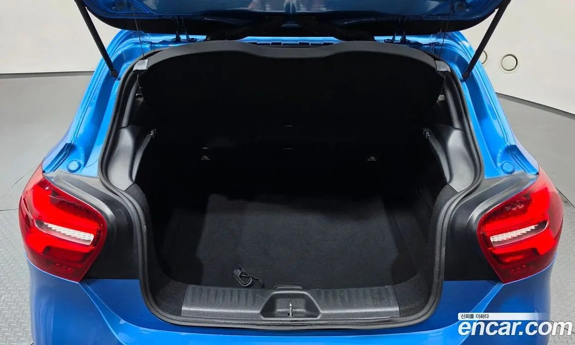 Mercedes-Benz A-Class 2017 1.6 автомат (гидро), фото 16
