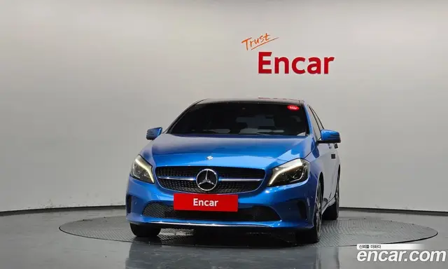 Mercedes-Benz A-Class 2017 1.6 автомат (гидро), миниатюра 3