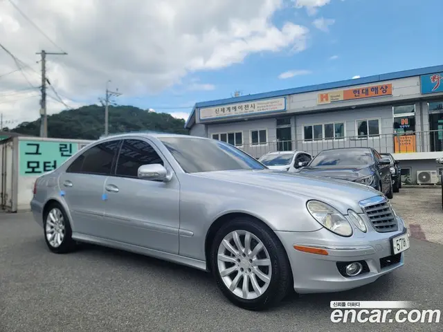 Mercedes-Benz E-Class 2009 3.0 автомат (гидро), миниатюра 3